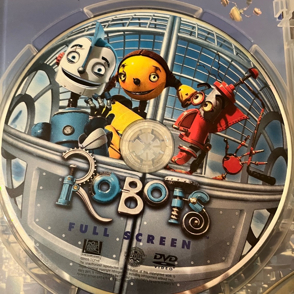 ROBOTS DVD;with case;Full-screen;frm the creators of Ice Age;Great condition.
